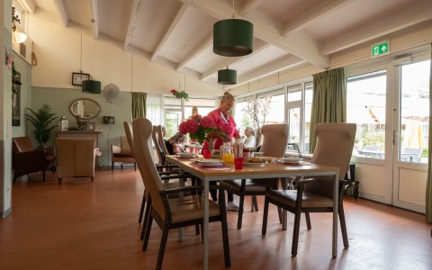 bewoner in haar woning