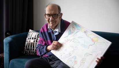 meneer met zijn tekening