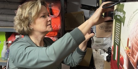 Elles Thijssen aan het werk