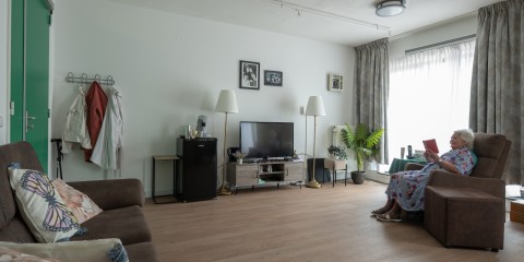 bewoner in haar kamer