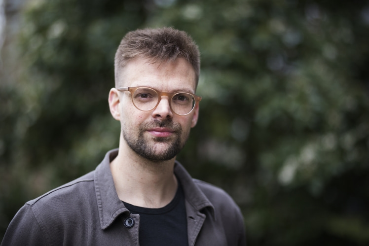 Zij-instromer Wessel Verkaik kijkt in de camera.