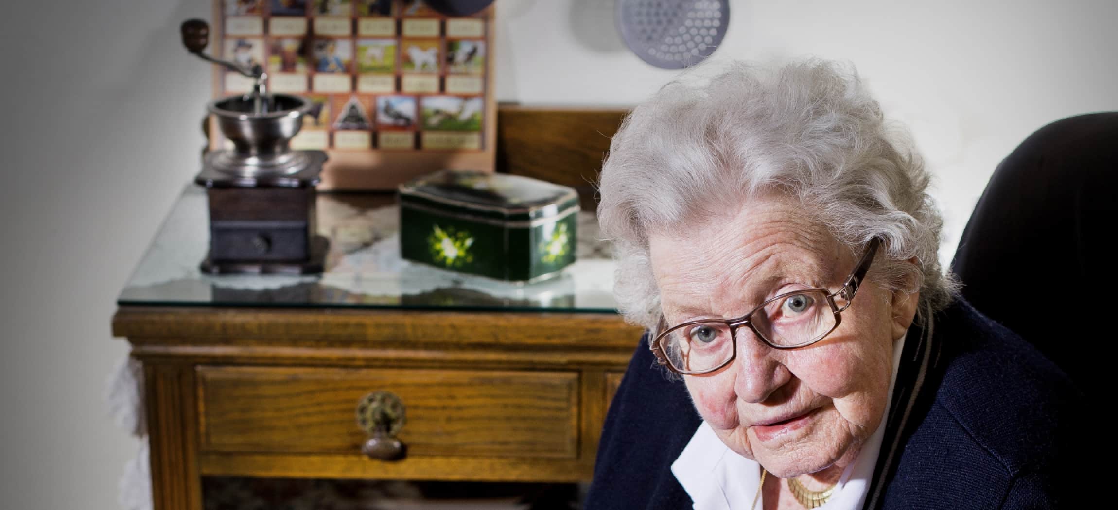 Mevrouw Jo (89) woont in woonzorgcentrum Groenelaan Amstelveen - uit de serie Mensen van Amstelring
