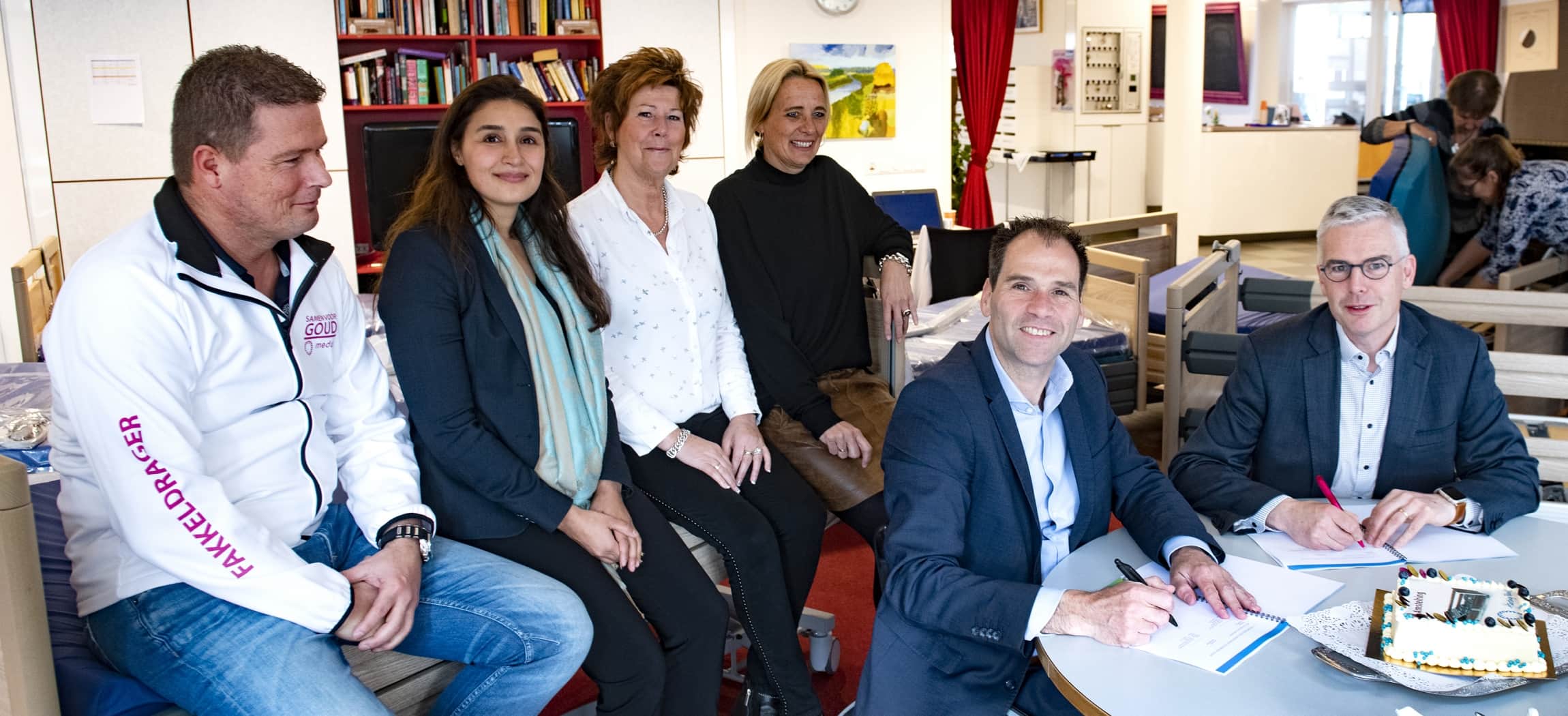 Ondertekening samenwerking Harting-Bank voor 1.400 nieuwe bedden in verpleeghuizen Amstelring