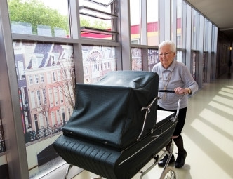 Belevingsgangen voor mensen met dementie in verpleeghuis Leo Polak Amsterdam Nieuw-West